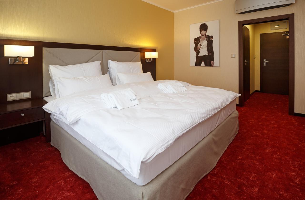 Hotel Bystra Snina Bagian luar foto
