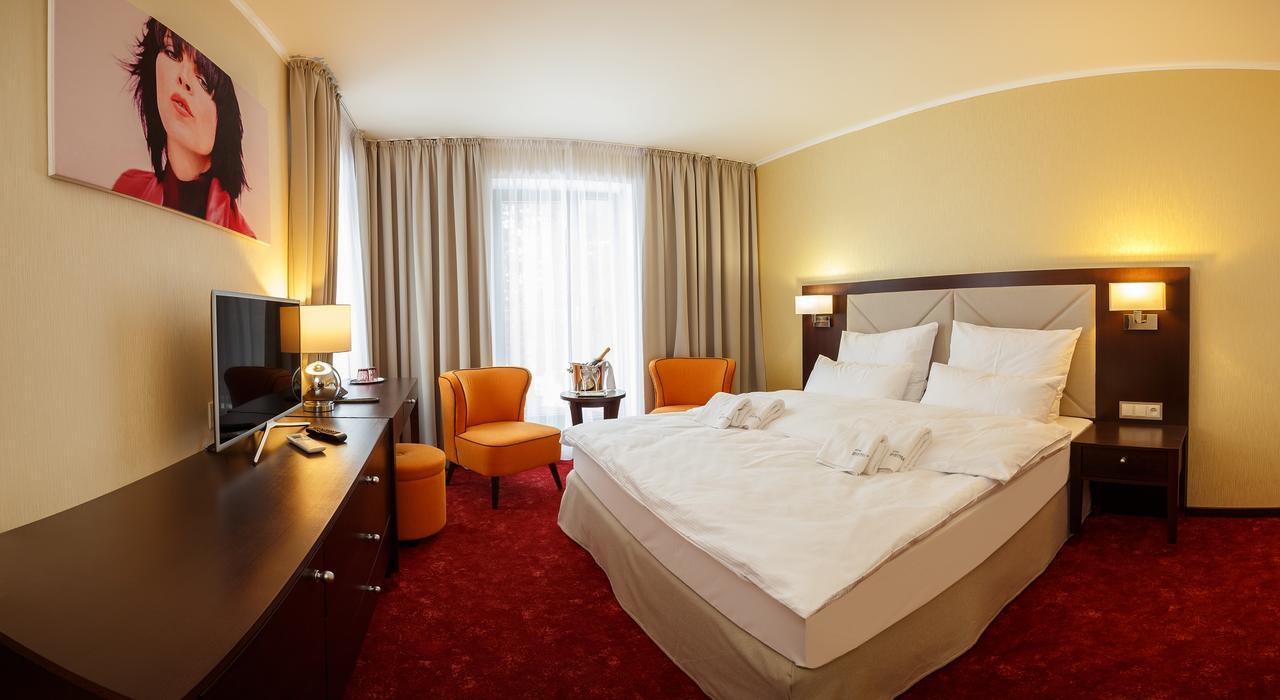 Hotel Bystra Snina Bagian luar foto